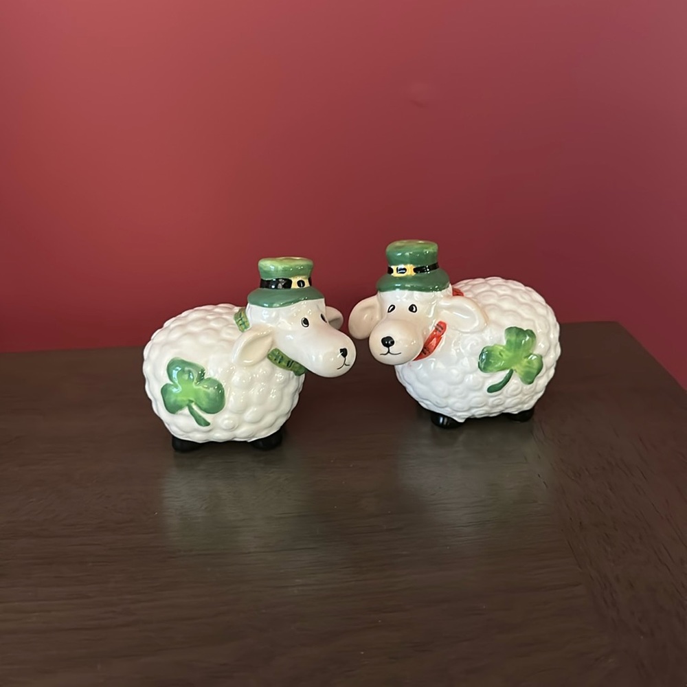 Irish lambs salt n pepper shakers